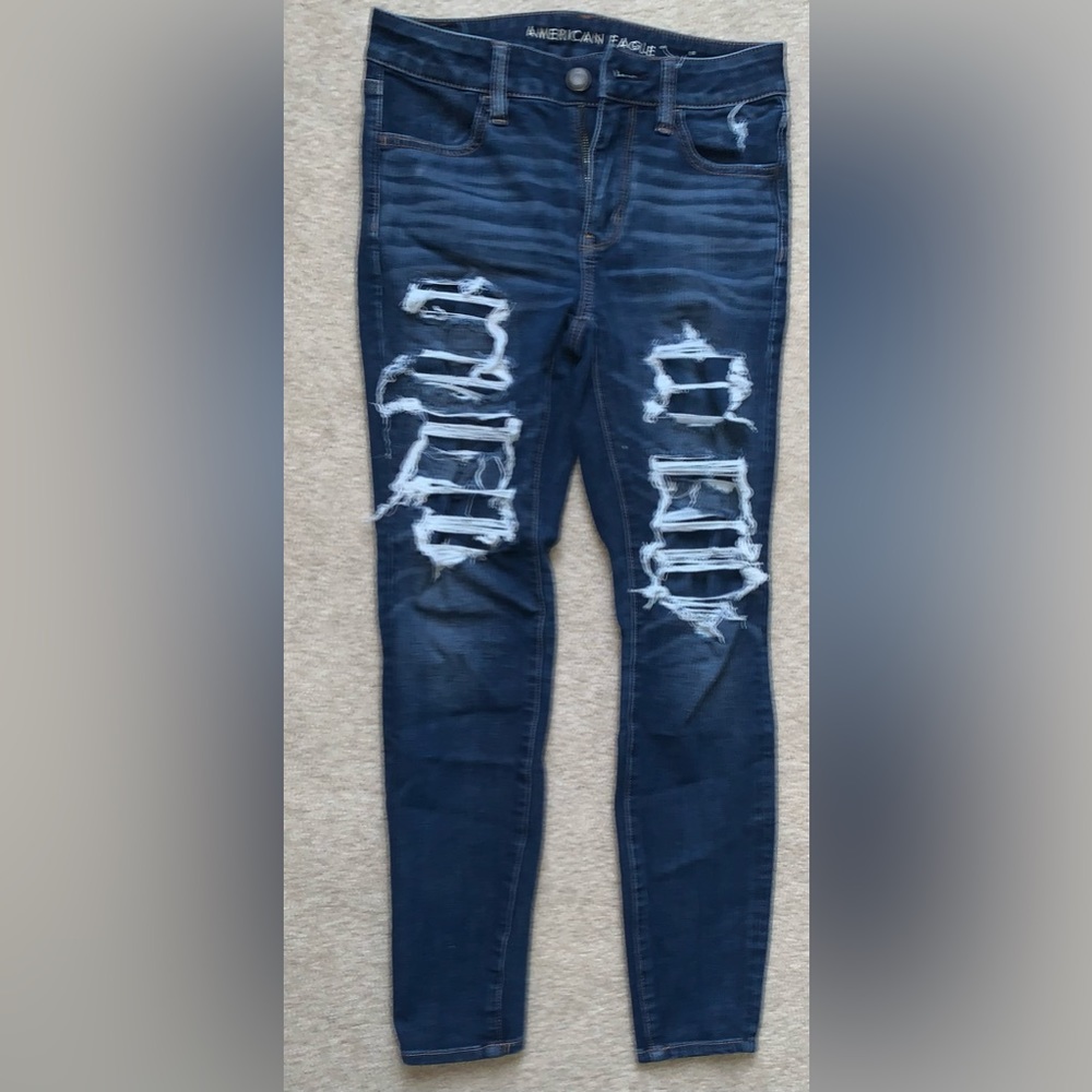 American Eagle Ripped dark wash jeans